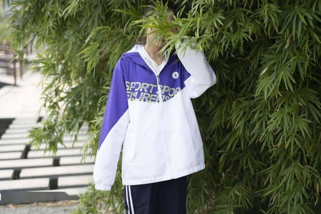 最新校服，時尚與功能的完美融合